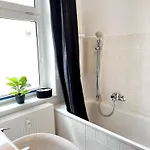 Daire Casa Cozy Gruppen, Familien & Geschaeftsreisende Magdeburg